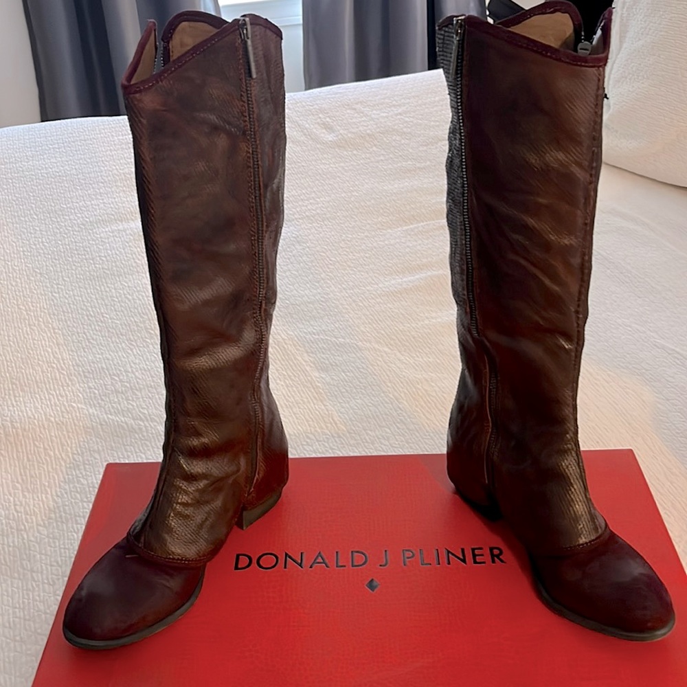 Donald J Pliner  Knee high boot